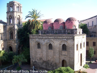 Churches that look like mosques: Norman-Arab architecture 
of San Cataldo (with pink cupolas) 
and tower of the Martorana.